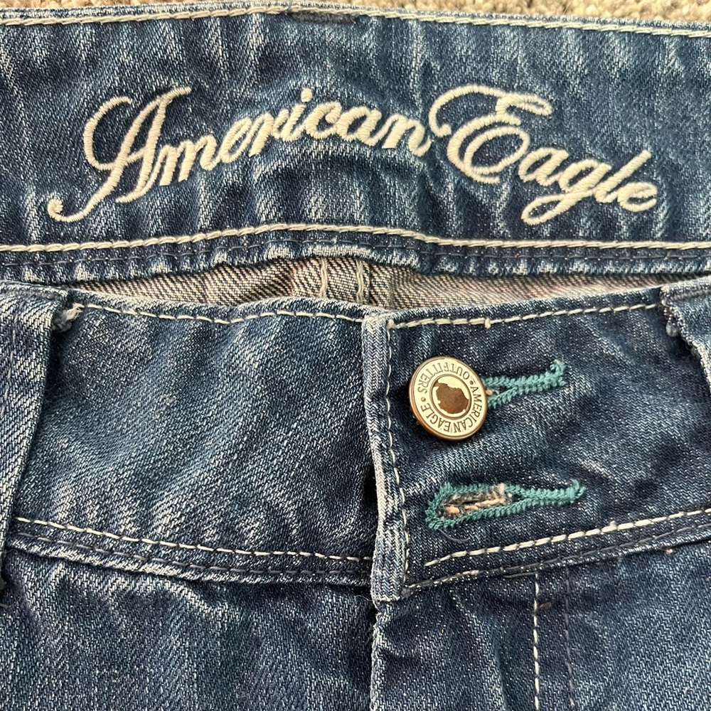 Jean American eagle skirt.